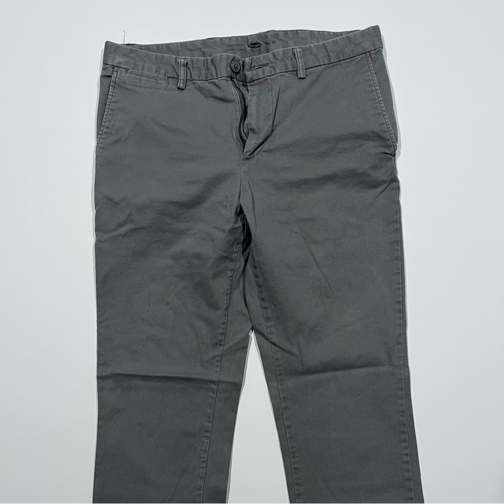 Old Navy Men's Charcoal Chinos